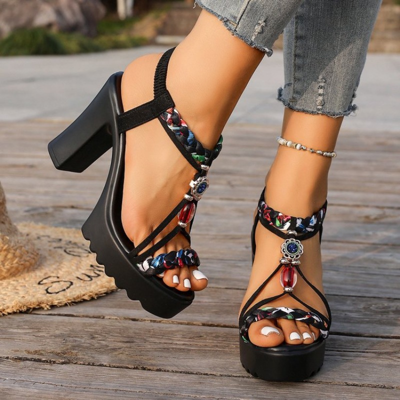 Ethnic Style - Sandal Wanita Gaya Etnik Musim Panas