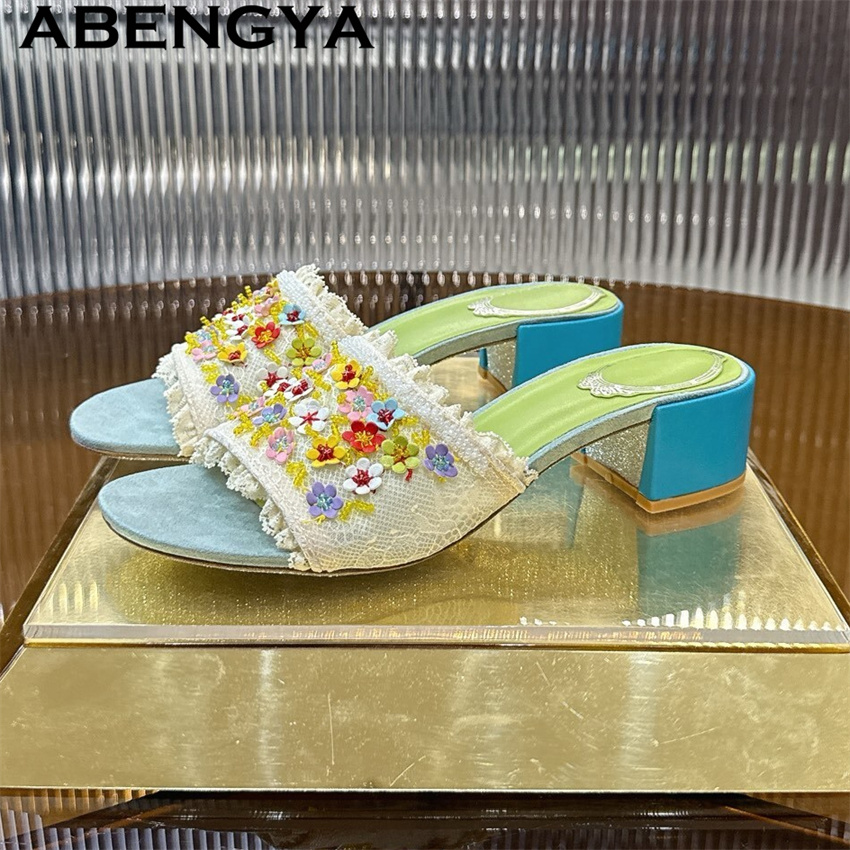 Ethnic Style - Sandal Hak Tebal Persegi Motif Bunga
