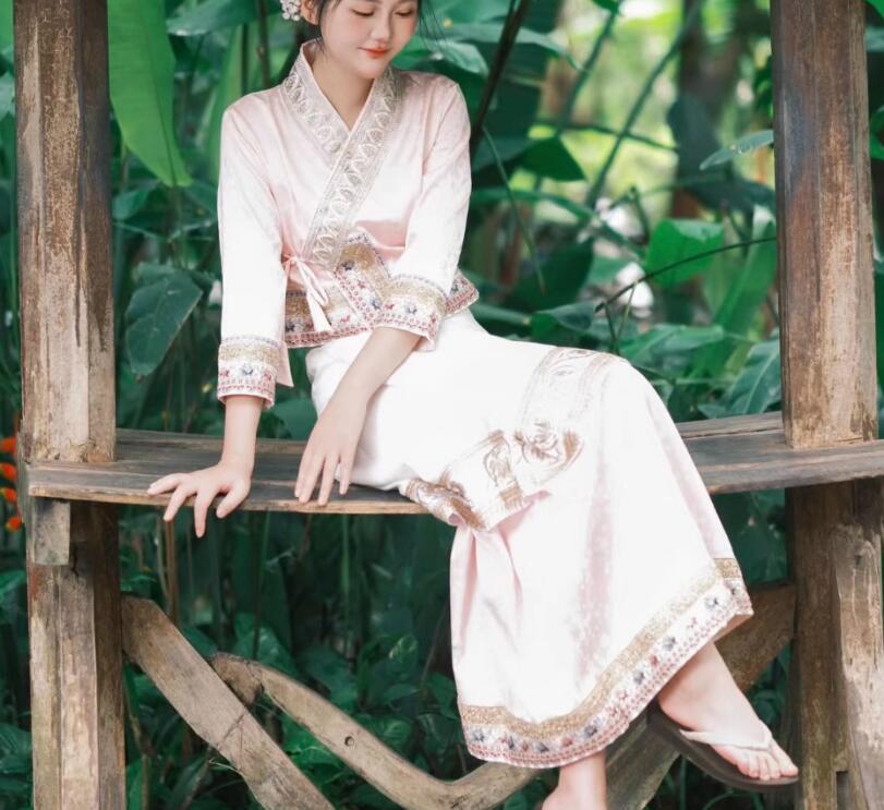 Batik Sarong Wrap - Gaun Wanita Thailand Musim Semi Merah