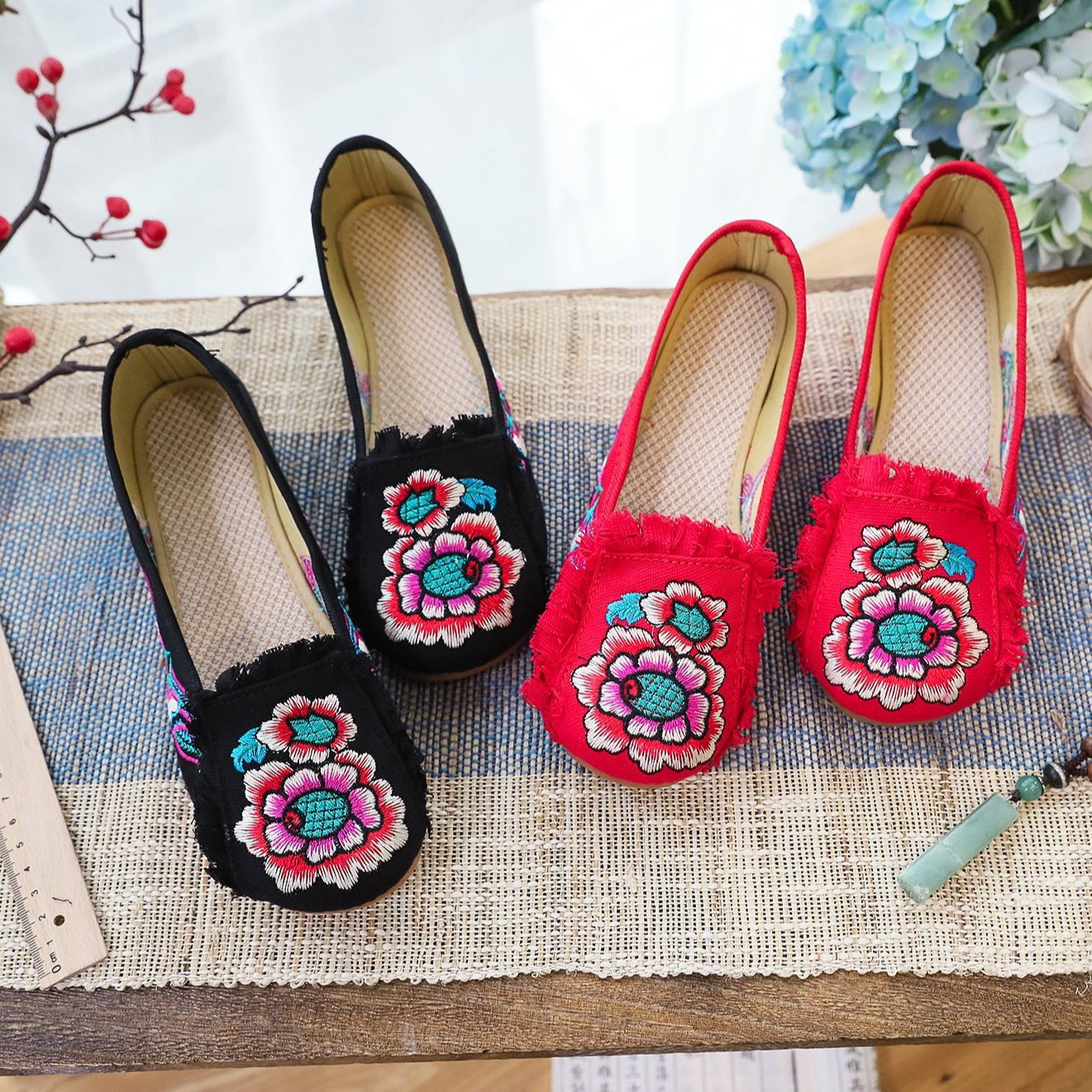 Ethnic Style - Sepatu Tenun Wanita Sepatu Bordir Hak
