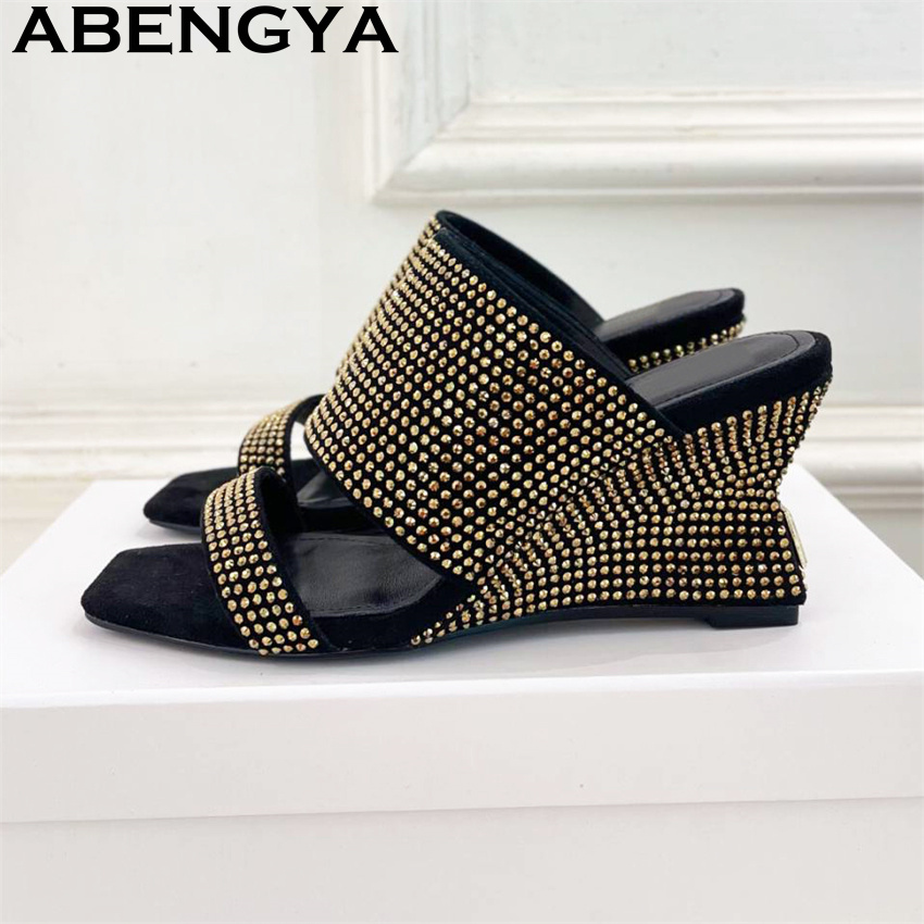 Sandal Hak Wedge Berlian Imita - Ethnic Fashion Week ulasan dan harga