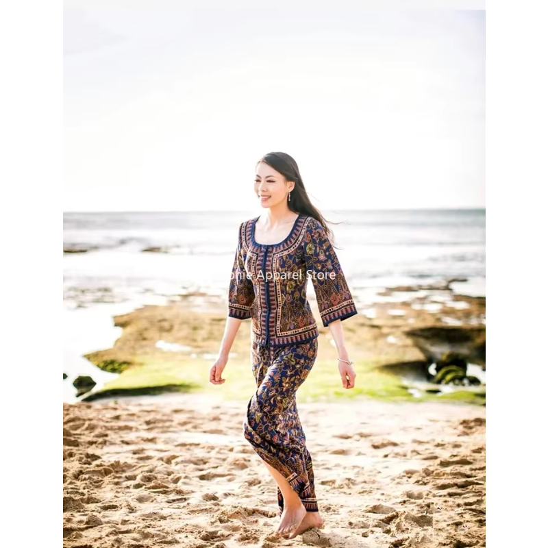 Seragam pramugari Asia Tenggar - Batik Sarong Wrap ulasan dan harga