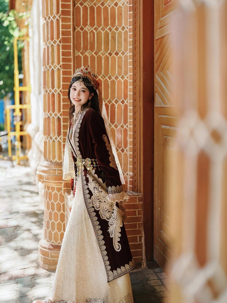 Pakaian Etnis Minoritas Uygur  - Ethnic Clothing & Online Fashion Store Khaadi Uk ulasan dan harga