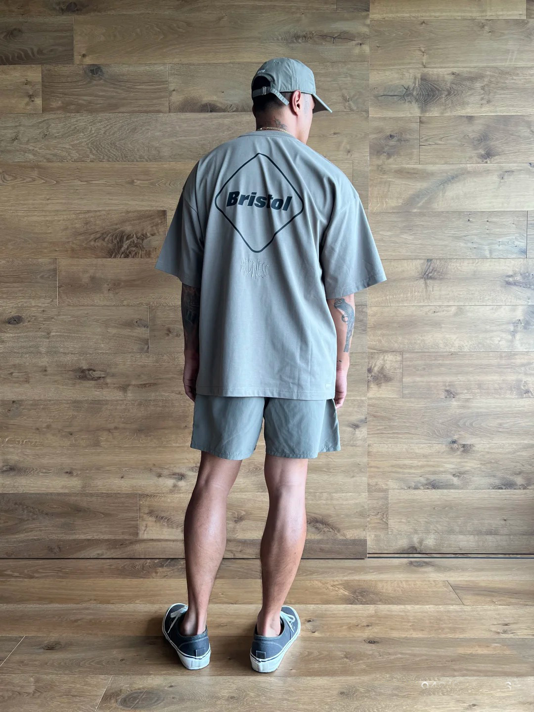MADNESS X FCRB Kaos Logo Doubl - Ethnic Fashion Logo ulasan dan harga